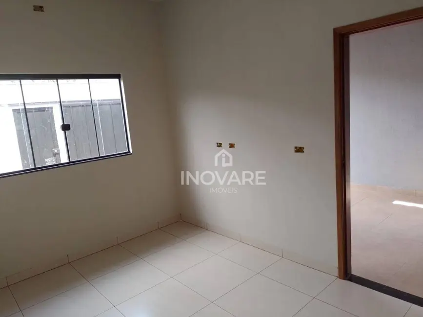 Foto 2 de Casa com 2 quartos à venda, 180m2 em Itumbiara - GO