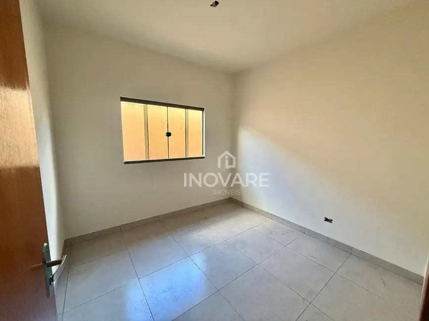 Foto 3 de Casa com 2 quartos à venda, 180m2 em Itumbiara - GO