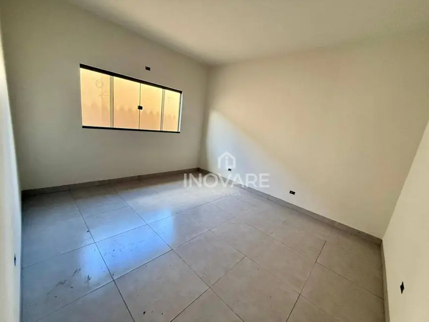 Foto 2 de Casa com 2 quartos à venda, 180m2 em Itumbiara - GO