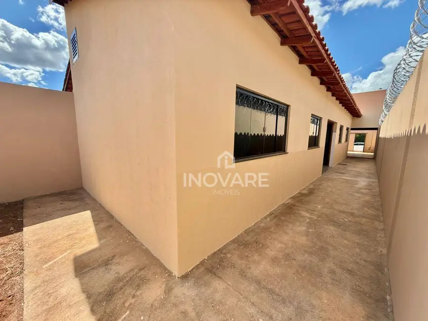 Foto 1 de Casa com 2 quartos à venda, 180m2 em Itumbiara - GO