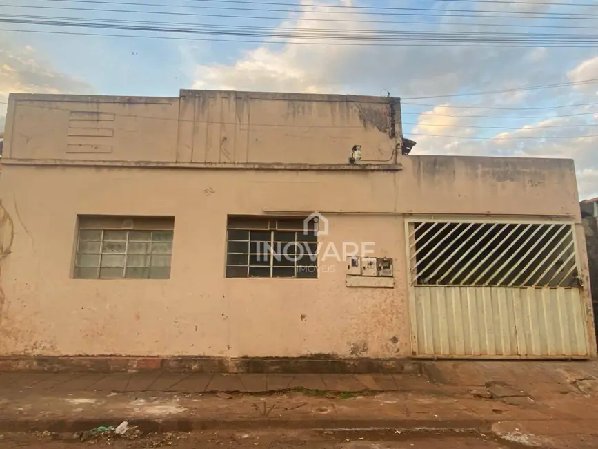 Casa com 2 quartos à venda, 360m2 em Itumbiara - GO - imagem 1 Foto 1 de Casa com 2 quartos à venda, 360m2 em Itumbiara - GO