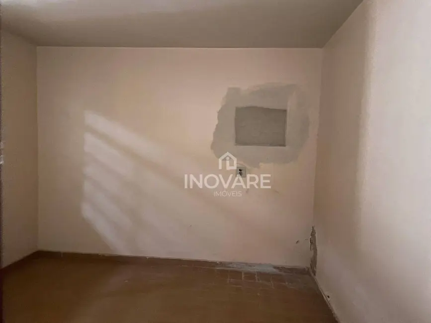 Casa com 3 quartos à venda, 360m2 em Itumbiara - GO - imagem 9 Foto 9 de Casa com 3 quartos à venda, 360m2 em Itumbiara - GO