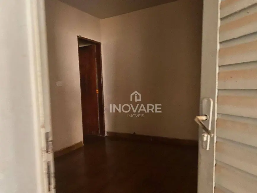 Casa com 3 quartos à venda, 360m2 em Itumbiara - GO - imagem 4 Foto 4 de Casa com 3 quartos à venda, 360m2 em Itumbiara - GO