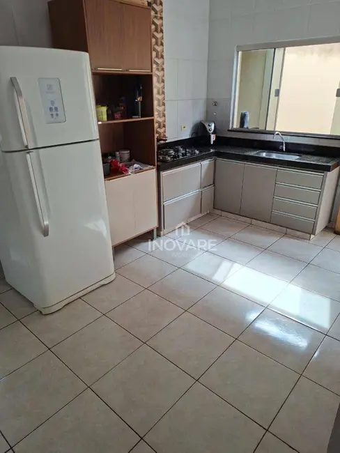 Casa com 3 quartos à venda, 180m2 em Itumbiara - GO - imagem 6 Foto 6 de Casa com 3 quartos à venda, 180m2 em Itumbiara - GO