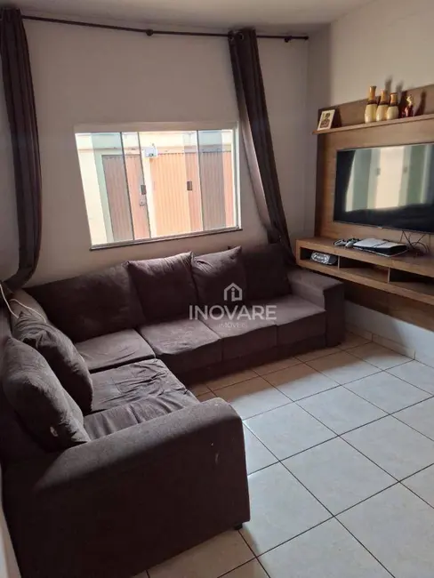 Casa com 3 quartos à venda, 180m2 em Itumbiara - GO - imagem 3 Foto 3 de Casa com 3 quartos à venda, 180m2 em Itumbiara - GO