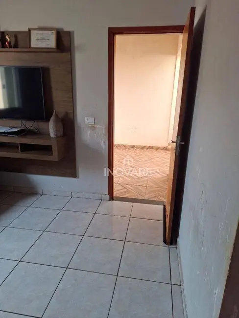 Casa com 3 quartos à venda, 180m2 em Itumbiara - GO - imagem 5 Foto 5 de Casa com 3 quartos à venda, 180m2 em Itumbiara - GO