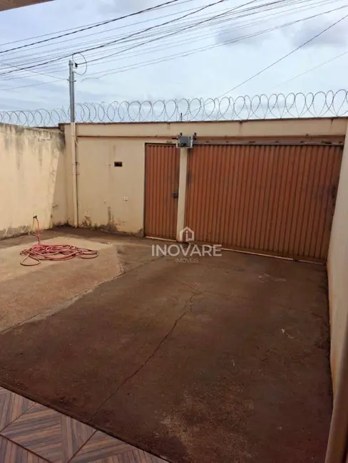 Casa com 3 quartos à venda, 180m2 em Itumbiara - GO - imagem 2 Foto 2 de Casa com 3 quartos à venda, 180m2 em Itumbiara - GO