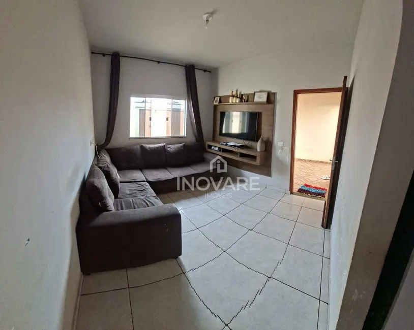 Casa com 3 quartos à venda, 180m2 em Itumbiara - GO - imagem 4 Foto 4 de Casa com 3 quartos à venda, 180m2 em Itumbiara - GO