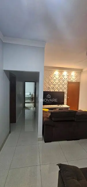 Casa com 3 quartos à venda, 238m2 em Karfan, Itumbiara - GO - imagem 4 Foto 4 de Casa com 3 quartos à venda, 238m2 em Karfan, Itumbiara - GO