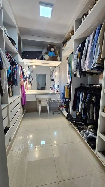 Casa com 3 quartos à venda, 238m2 em Karfan, Itumbiara - GO - imagem 8 Foto 8 de Casa com 3 quartos à venda, 238m2 em Karfan, Itumbiara - GO