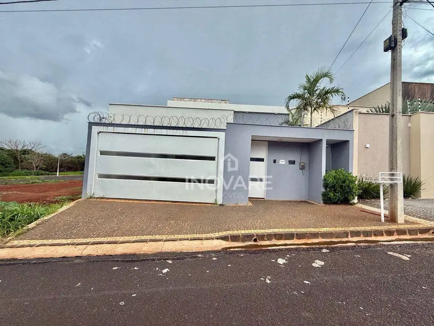 Foto 1 de Casa com 3 quartos para alugar, 250m2 em Residencial Beira Rio II, Itumbiara - GO