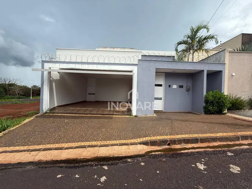 Foto 2 de Casa com 3 quartos para alugar, 250m2 em Residencial Beira Rio II, Itumbiara - GO