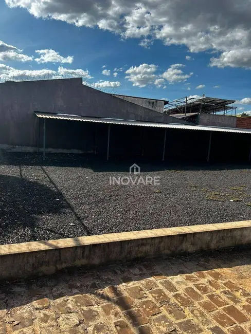 Foto 7 de Casa com 3 quartos para alugar, 900m2 em Setor Novo Horizonte, Itumbiara - GO