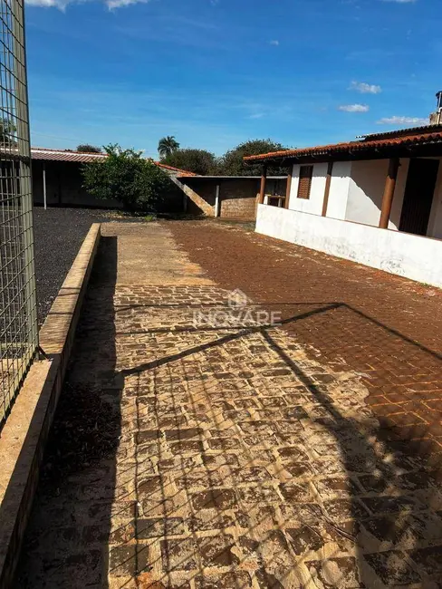 Foto 6 de Casa com 3 quartos para alugar, 900m2 em Setor Novo Horizonte, Itumbiara - GO