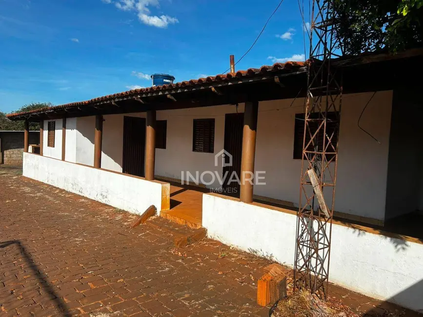 Foto 4 de Casa com 3 quartos para alugar, 900m2 em Setor Novo Horizonte, Itumbiara - GO