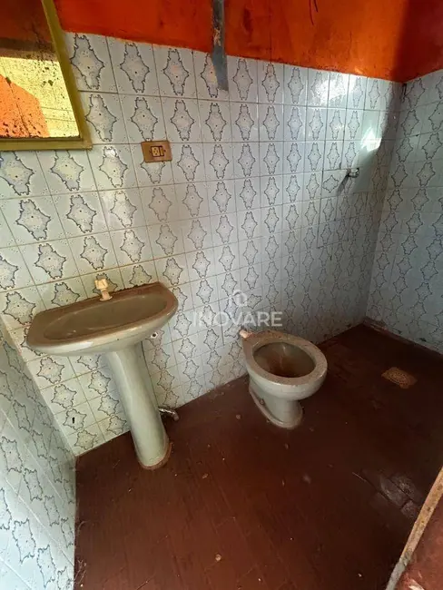 Foto 8 de Casa com 2 quartos para alugar, 360m2 em Itumbiara - GO