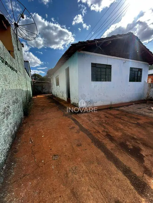 Foto 2 de Casa com 2 quartos para alugar, 360m2 em Itumbiara - GO