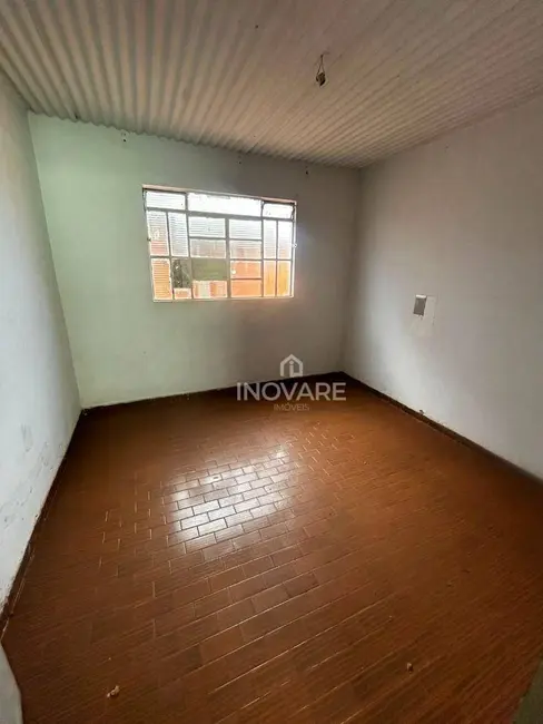 Foto 3 de Casa com 2 quartos para alugar, 360m2 em Itumbiara - GO