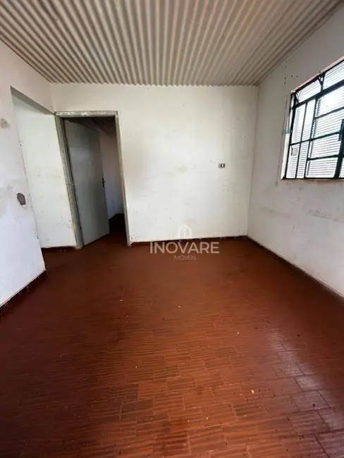 Foto 4 de Casa com 2 quartos para alugar, 360m2 em Itumbiara - GO