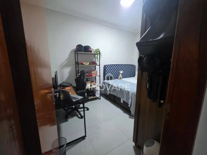 Foto 5 de Casa com 3 quartos à venda, 250m2 em Jardim Liberdade, Itumbiara - GO