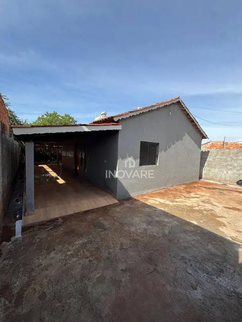 Casa com 2 quartos à venda, 220m2 em Itumbiara - GO - imagem 1 Foto 1 de Casa com 2 quartos à venda, 220m2 em Itumbiara - GO