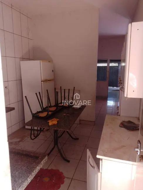 Foto 8 de Casa com 2 quartos à venda, 108m2 em Itumbiara - GO
