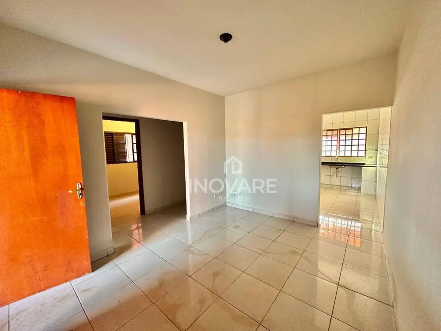 Foto 4 de Casa com 3 quartos para alugar, 240m2 em Itumbiara - GO