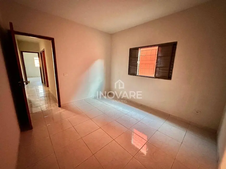 Foto 9 de Casa com 3 quartos para alugar, 240m2 em Itumbiara - GO