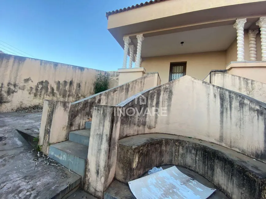 Casa com 3 quartos à venda, 800m2 em Itumbiara - GO - imagem 5 Foto 5 de Casa com 3 quartos à venda, 800m2 em Itumbiara - GO