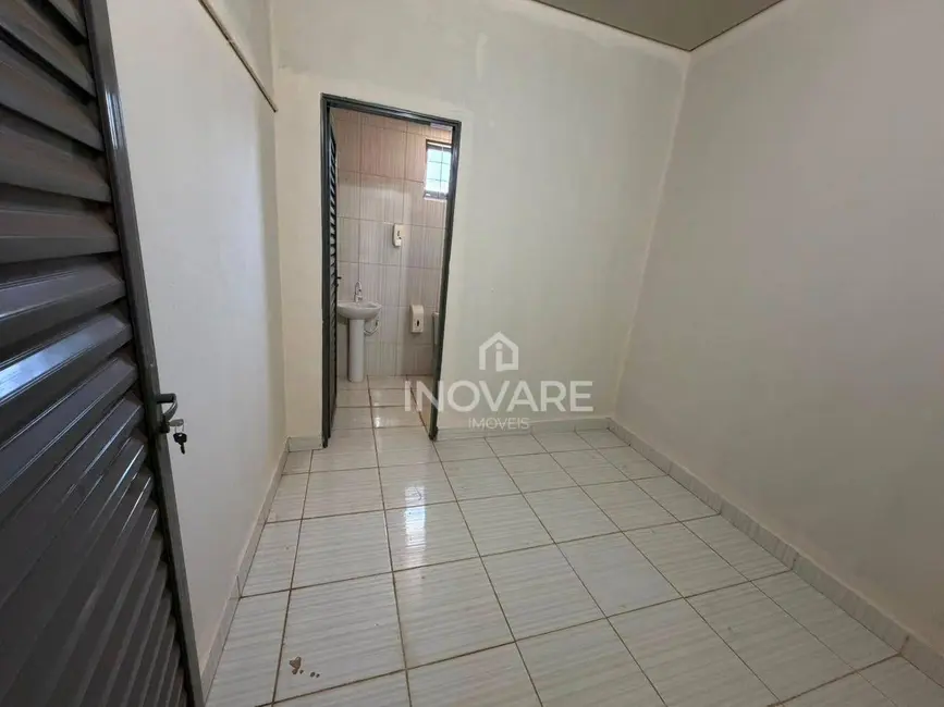 Foto 4 de Armazém / Galpão para alugar, 600m2 em Itumbiara - GO