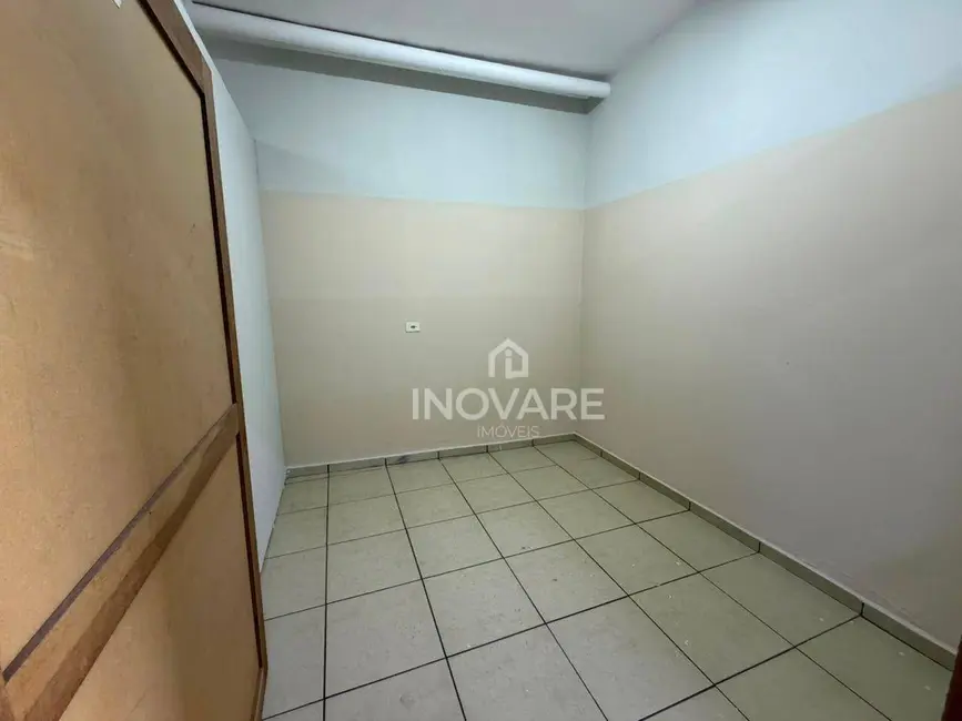 Foto 8 de Armazém / Galpão para alugar, 600m2 em Itumbiara - GO