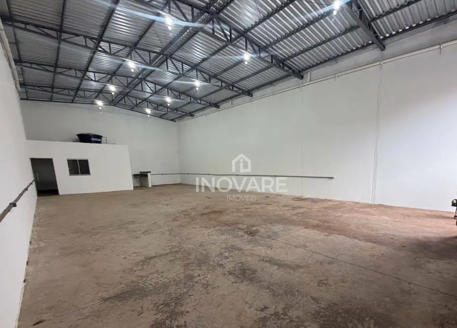 Armazém / Galpão para alugar, 250m2 em Itumbiara - GO - imagem 2 Foto 2 de Armazém / Galpão para alugar, 250m2 em Itumbiara - GO
