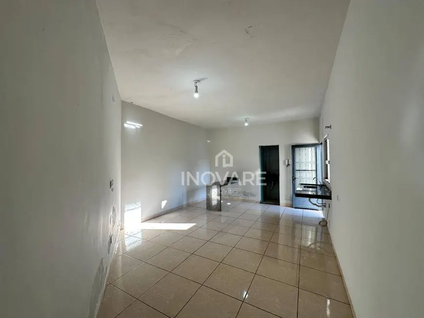 Foto 2 de Kitnet com 1 quarto para alugar, 90m2 em Itumbiara - GO