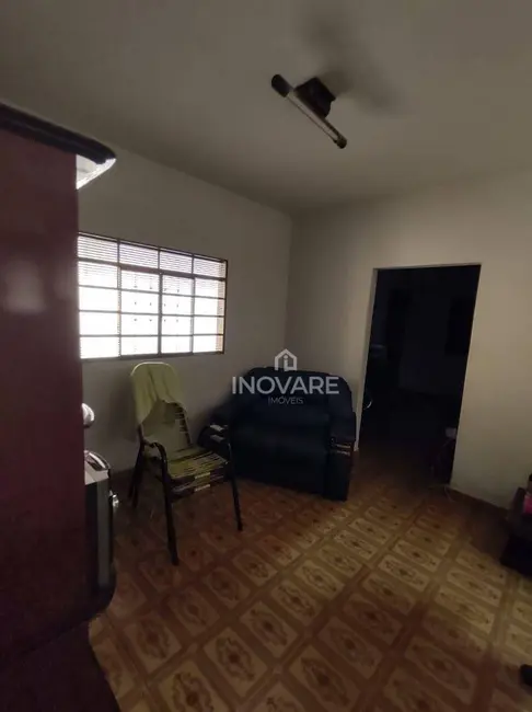 Casa com 3 quartos à venda, 281m2 em Itumbiara - GO - imagem 3 Foto 3 de Casa com 3 quartos à venda, 281m2 em Itumbiara - GO