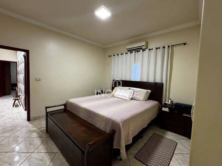 Foto 4 de Casa com 3 quartos à venda, 360m2 em Jardim Leonora, Itumbiara - GO
