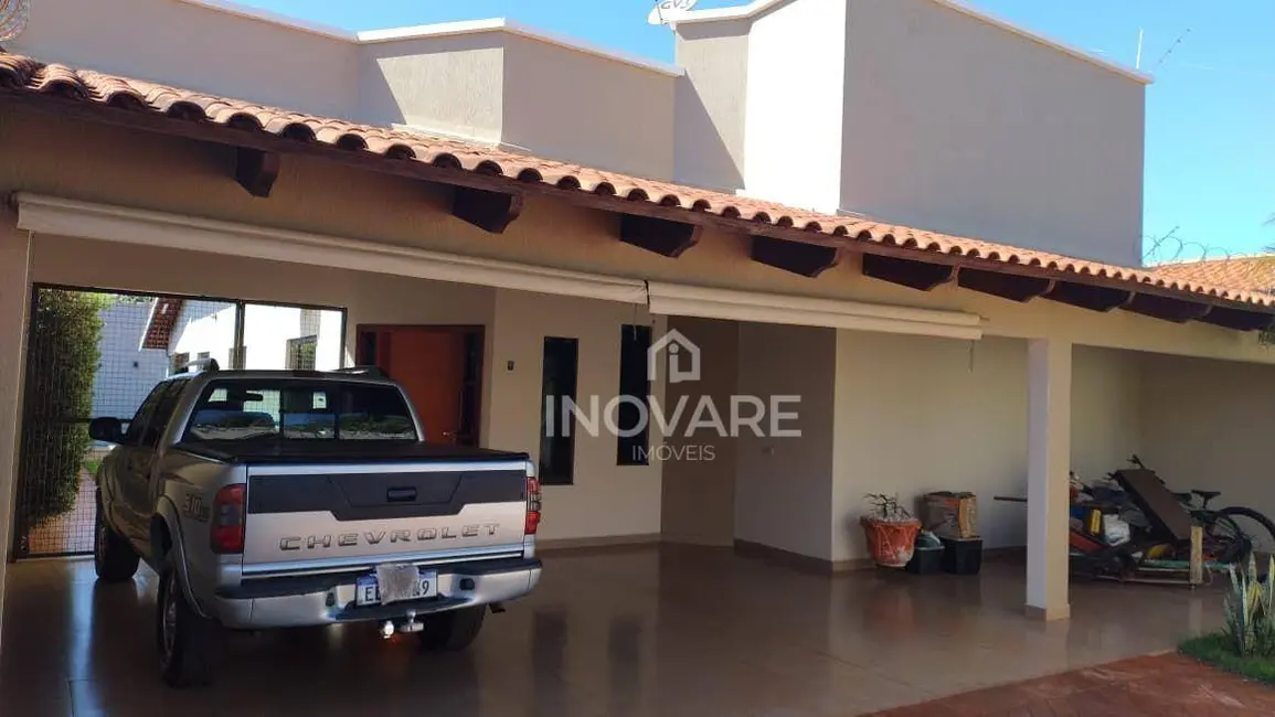 Foto 2 de Casa com 3 quartos à venda, 360m2 em Jardim Leonora, Itumbiara - GO