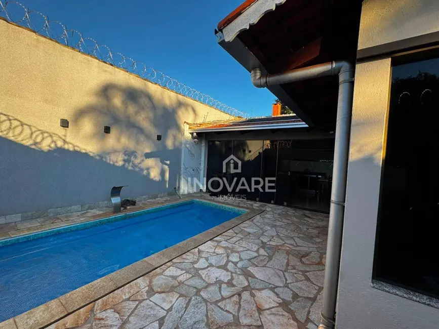 Foto 1 de Casa com 3 quartos à venda, 360m2 em Jardim Leonora, Itumbiara - GO