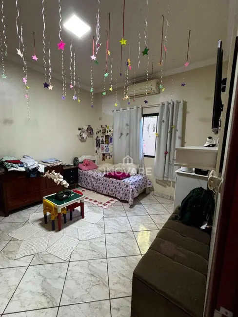 Foto 8 de Casa com 3 quartos à venda, 360m2 em Jardim Leonora, Itumbiara - GO