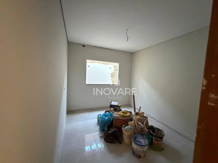 Casa com 4 quartos à venda, 250m2 em Itumbiara - GO - imagem 4 Foto 4 de Casa com 4 quartos à venda, 250m2 em Itumbiara - GO