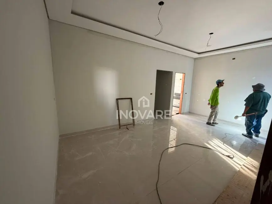 Casa com 4 quartos à venda, 250m2 em Itumbiara - GO - imagem 2 Foto 2 de Casa com 4 quartos à venda, 250m2 em Itumbiara - GO