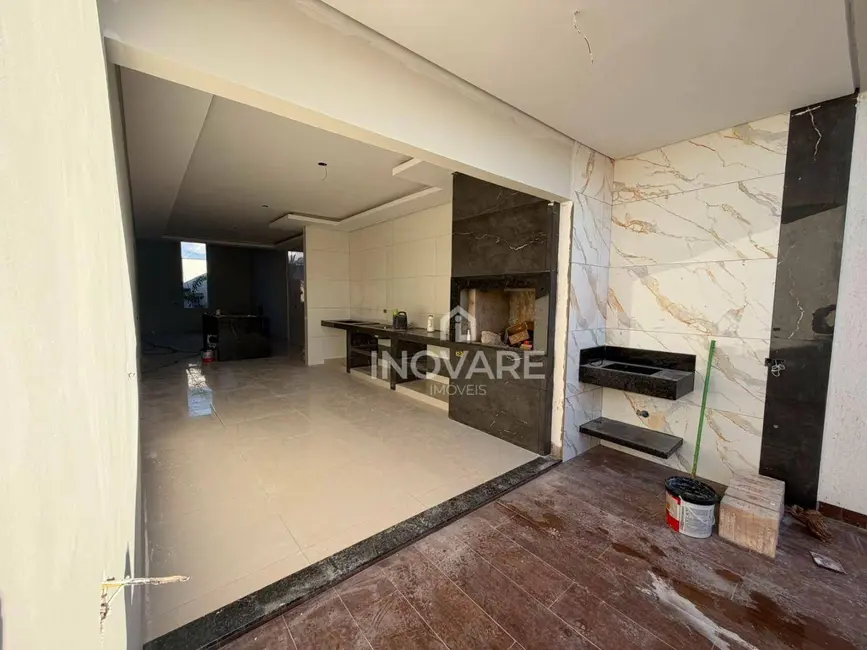 Casa com 4 quartos à venda, 250m2 em Itumbiara - GO - imagem 1 Foto 1 de Casa com 4 quartos à venda, 250m2 em Itumbiara - GO