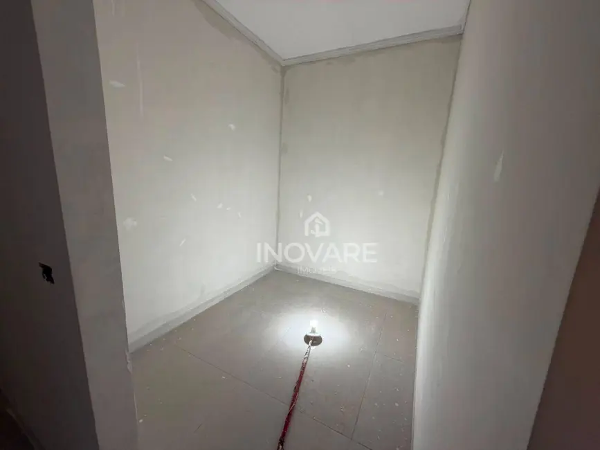 Casa com 4 quartos à venda, 250m2 em Itumbiara - GO - imagem 8 Foto 8 de Casa com 4 quartos à venda, 250m2 em Itumbiara - GO