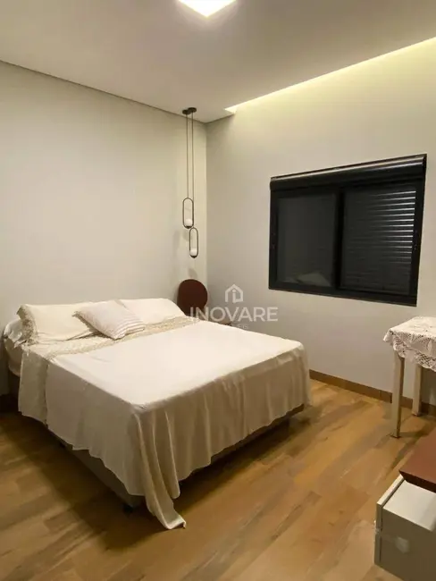 Casa com 3 quartos à venda, 420m2 em Alto da Boa Vista, Itumbiara - GO - imagem 8 Foto 8 de Casa com 3 quartos à venda, 420m2 em Alto da Boa Vista, Itumbiara - GO