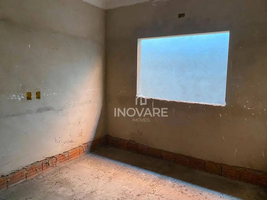 Casa com 3 quartos à venda, 180m2 em Itumbiara - GO - imagem 5 Foto 5 de Casa com 3 quartos à venda, 180m2 em Itumbiara - GO