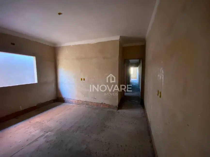 Casa com 3 quartos à venda, 180m2 em Itumbiara - GO - imagem 2 Foto 2 de Casa com 3 quartos à venda, 180m2 em Itumbiara - GO