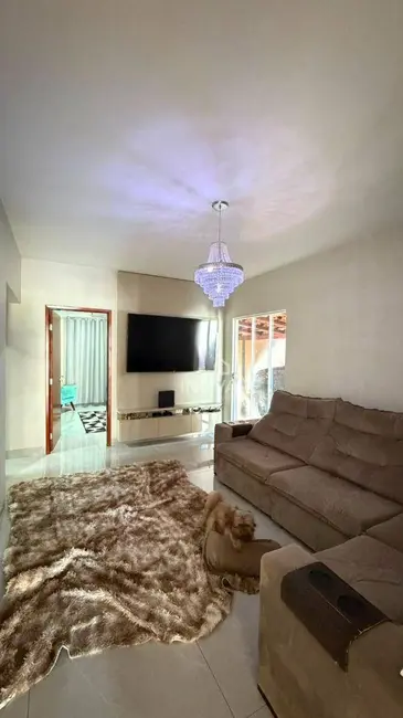 Casa com 3 quartos à venda, 360m2 em Itumbiara - GO - imagem 3 Foto 3 de Casa com 3 quartos à venda, 360m2 em Itumbiara - GO