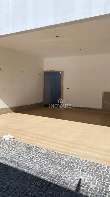 Casa com 3 quartos à venda, 250m2 em Residencial Jardim Primavera, Itumbiara - GO - imagem 2 Foto 2 de Casa com 3 quartos à venda, 250m2 em Residencial Jardim Primavera, Itumbiara - GO