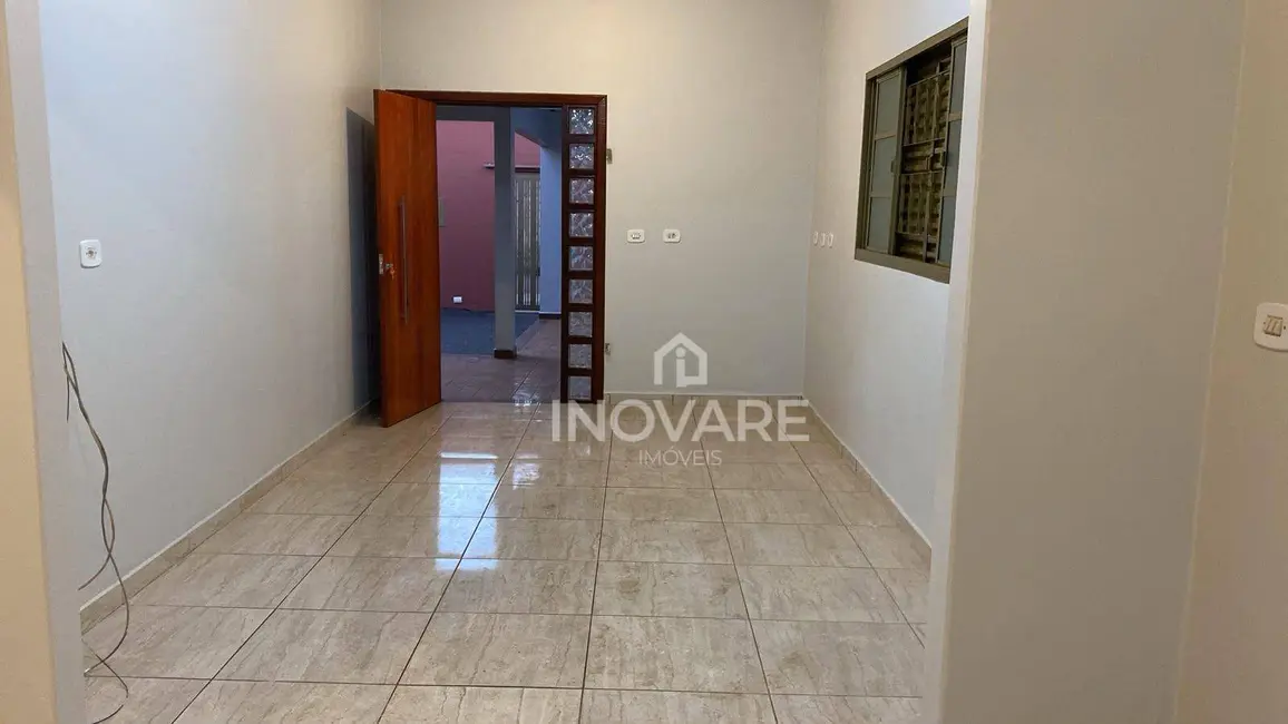 Casa com 3 quartos à venda e para alugar, 360m2 em Itumbiara - GO - imagem 4 Foto 4 de Casa com 3 quartos à venda e para alugar, 360m2 em Itumbiara - GO