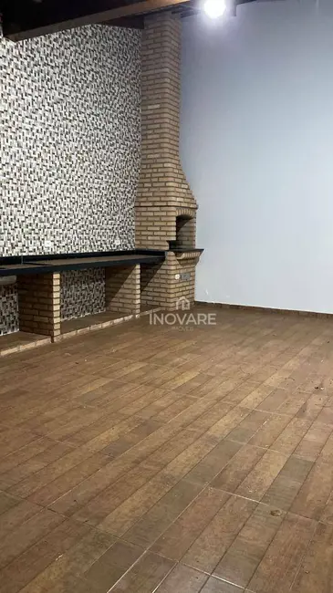 Casa com 3 quartos à venda e para alugar, 360m2 em Itumbiara - GO - imagem 9 Foto 9 de Casa com 3 quartos à venda e para alugar, 360m2 em Itumbiara - GO