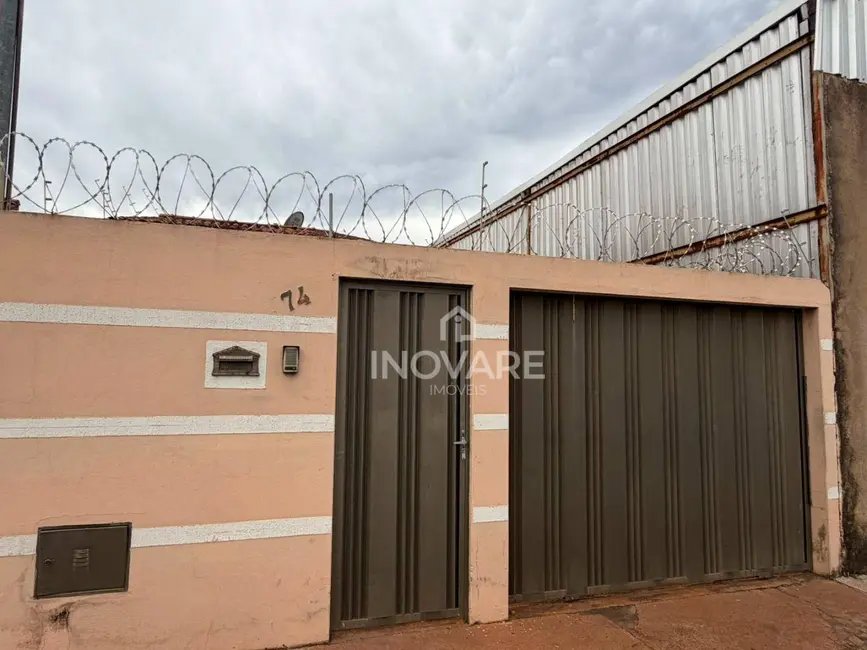 Foto 2 de Casa com 3 quartos à venda, 180m2 em Itumbiara - GO